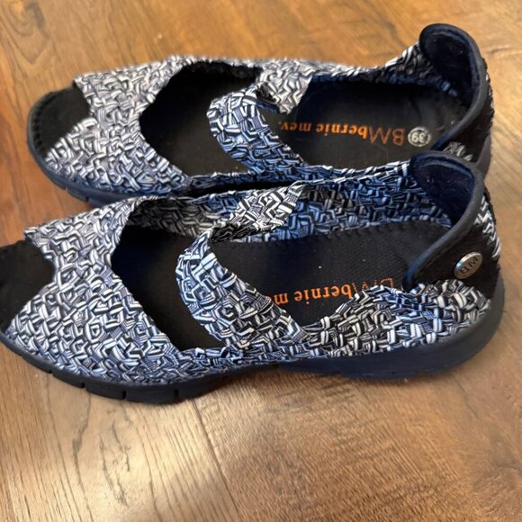 Bernie Mev Comfi Womens Black & White Woven Slip-On Sandals - Size 39 EU - Picture 3 of 7